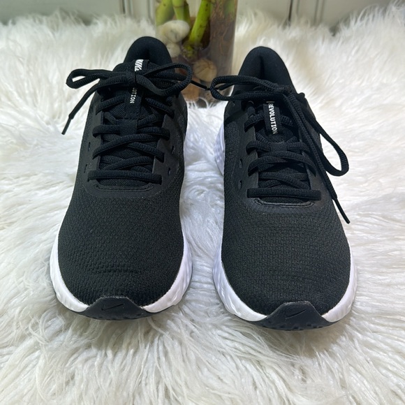 Nike Revolution Running Shoes - Picture 2 of 7